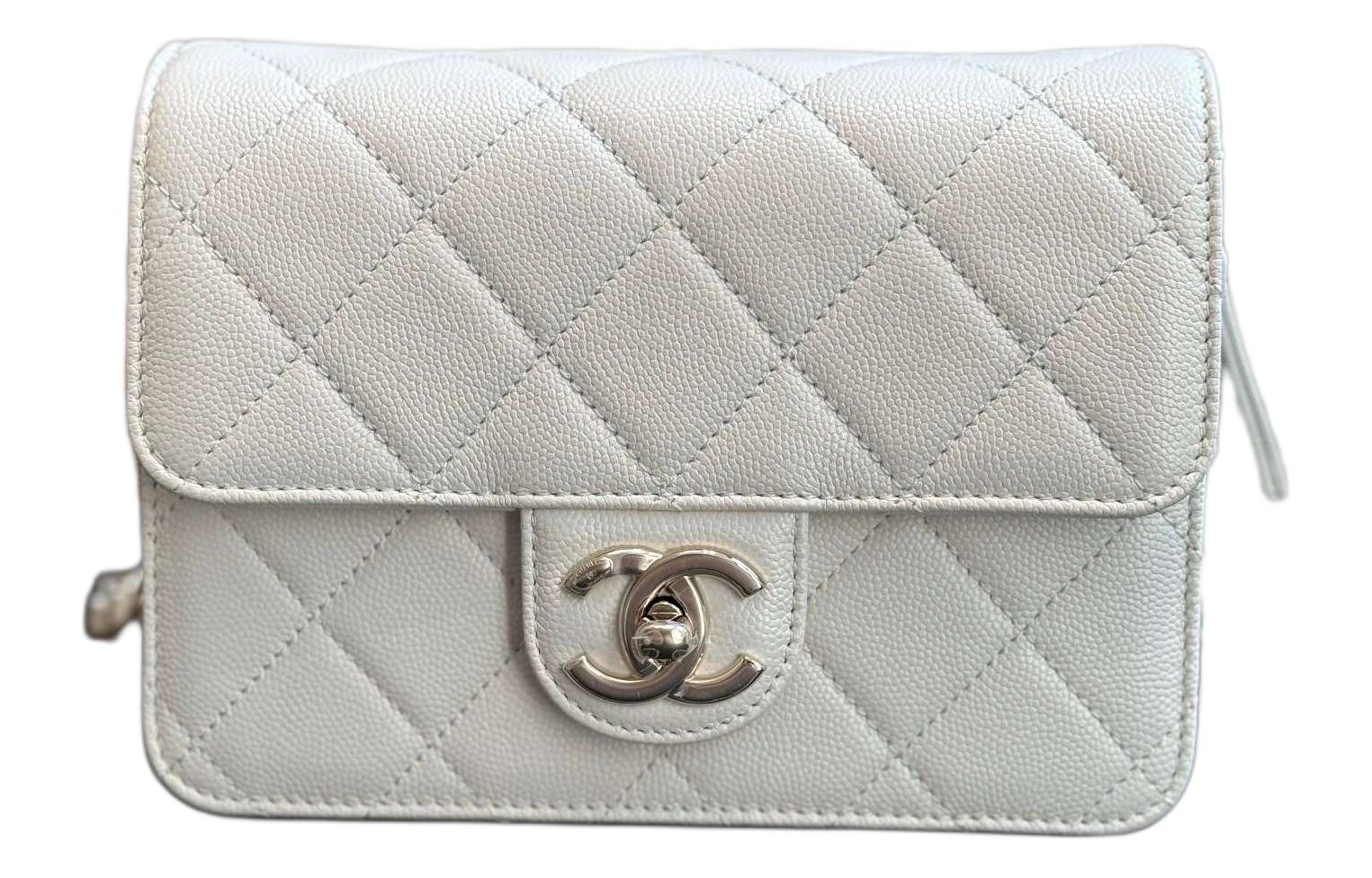 CHANEL Сумка через плечо из зернистой телячьей кожи для фотоаппарата, клатч, женская, белая
CHANEL Сумка через плечо из зернистой телячьей кожи для фотоаппарата, клатч, женская, белая