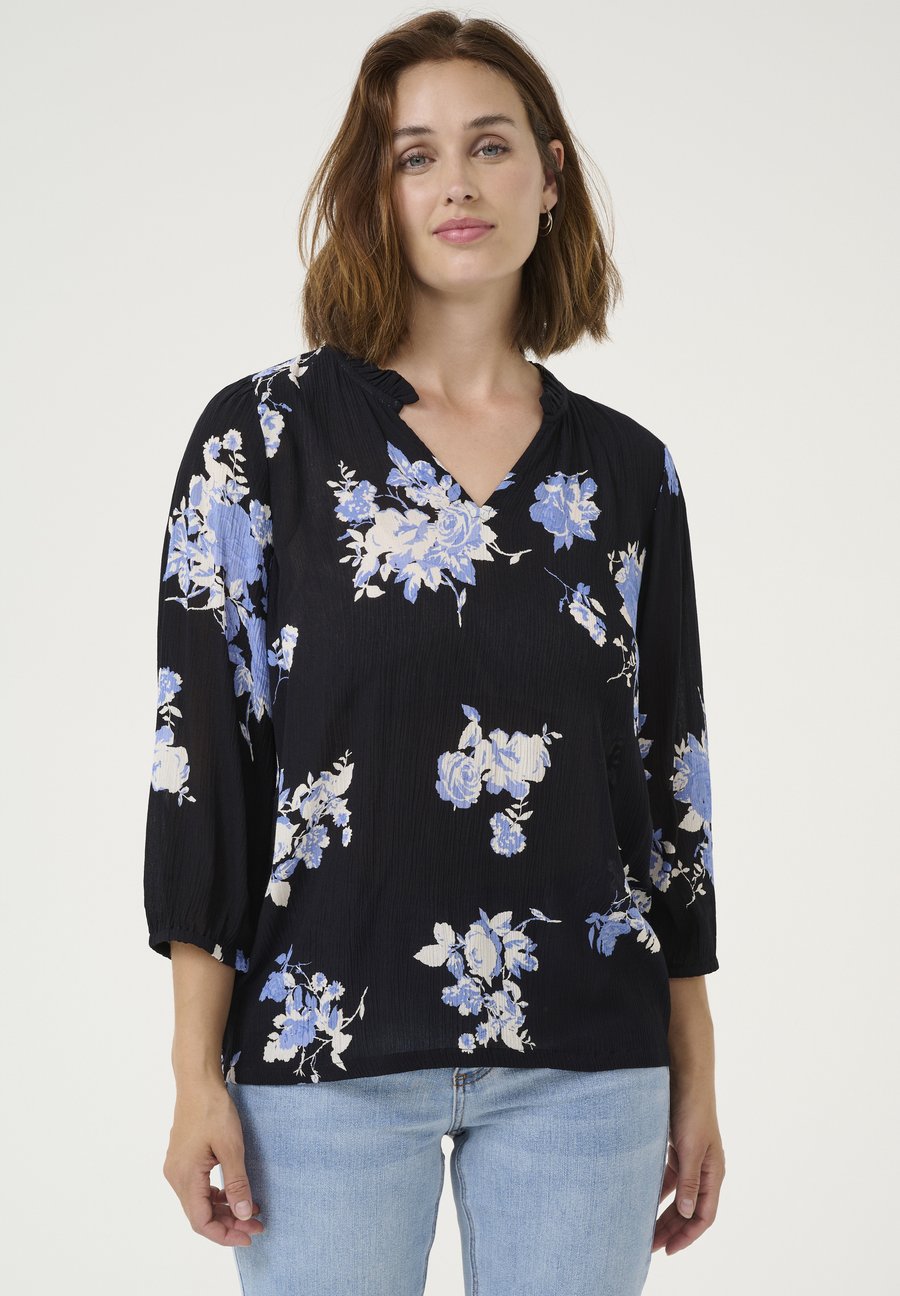 Блуза Kaffe KAEDITA AMBER, Black Blue Flower Print/Black
Блуза Kaffe KAEDITA AMBER, Black Blue Flower Print/Black