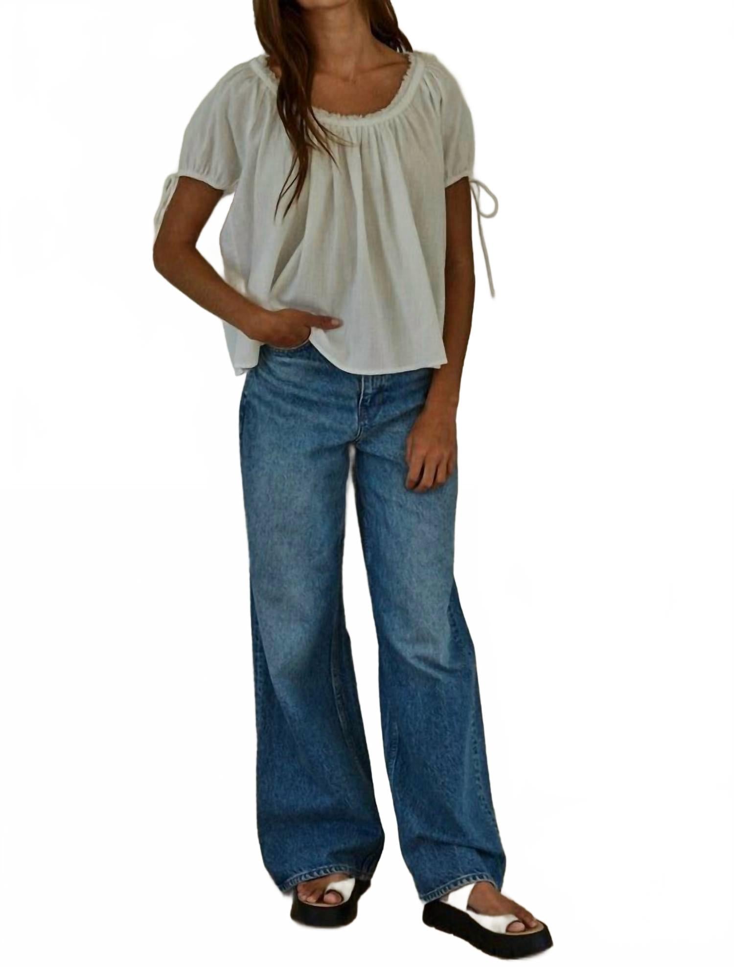 Очаровательный топ с короткими рукавами в белом цвете By Together
Очаровательный топ с короткими рукавами в белом цвете By Together