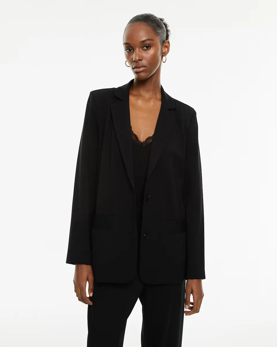 Женский прямой блейзер с застежкой на пуговицы System Action, чёрный 
Женский прямой блейзер с застежкой на пуговицы System Action, чёрный