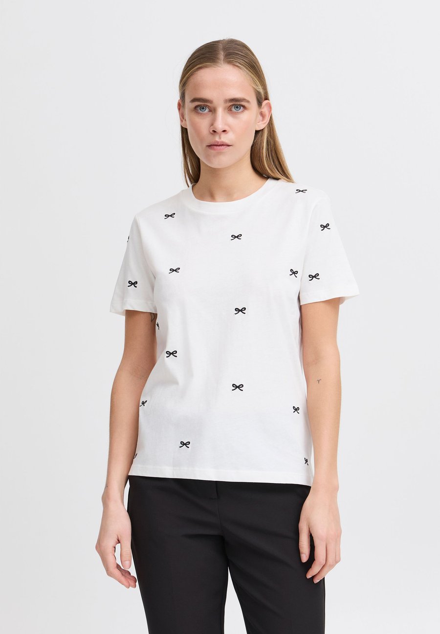 Футболка ICHI IHCAMINO, Cloud Dancer/Off-White, Белый, Футболка ICHI IHCAMINO, Cloud Dancer/Off-White
Футболка ICHI IHCAMINO, Cloud Dancer/Off-White, Белый, Футболка ICHI IHCAMINO, Cloud Dancer/Off-White