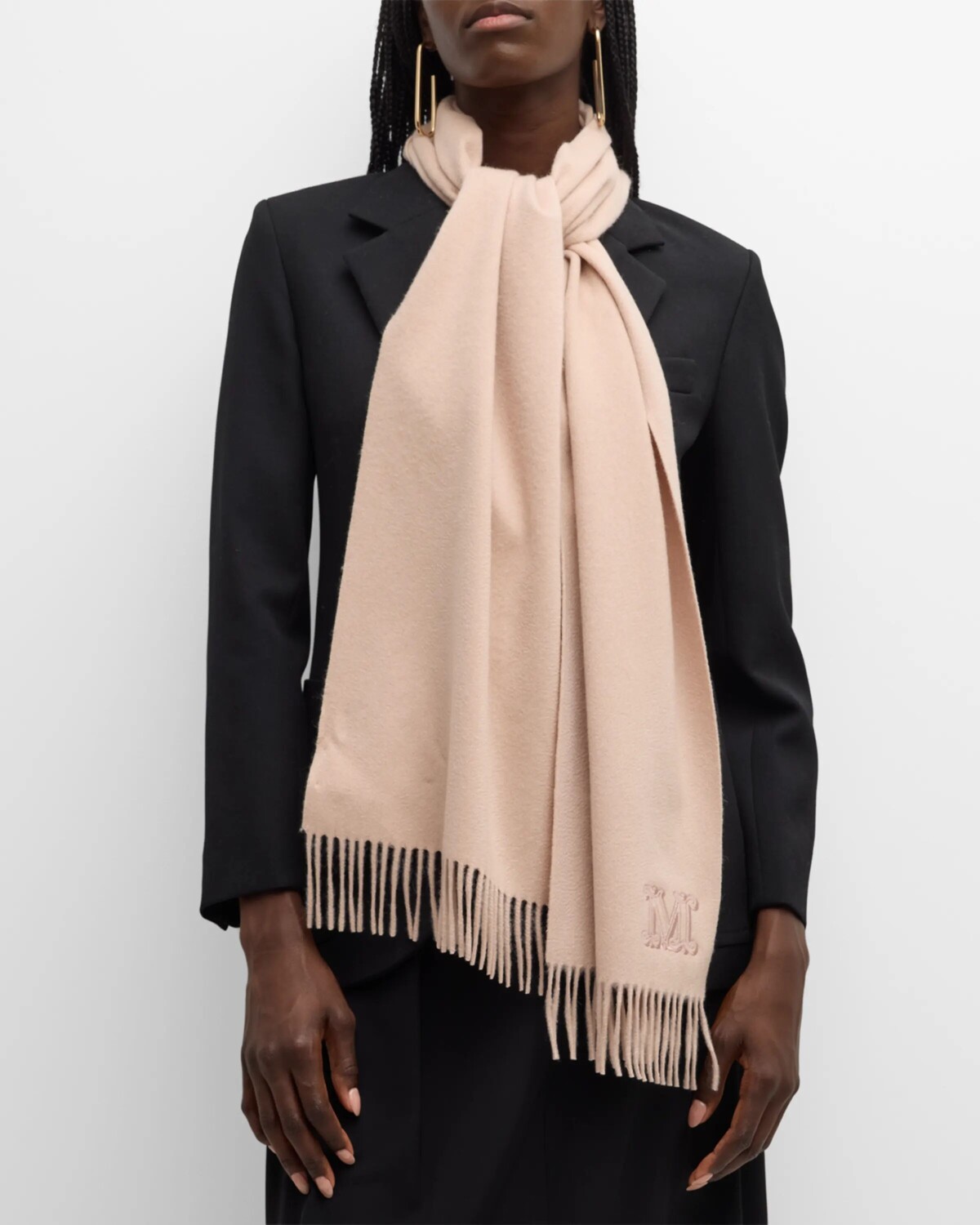 Кашемировый шарф Dalia с монограммой и бахромой Max Mara, цвет Powder 
Кашемировый шарф Dalia с монограммой и бахромой Max Mara, цвет Powder