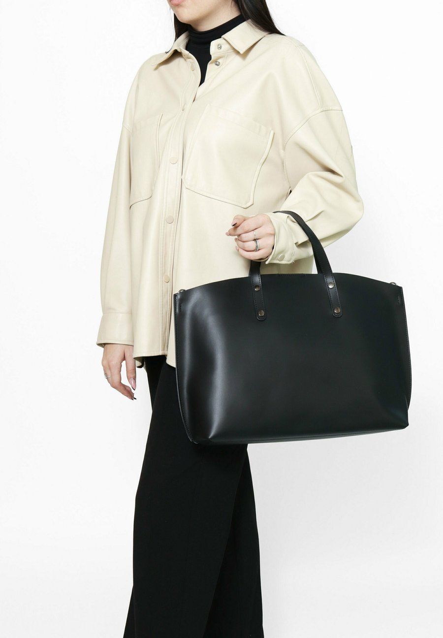 Сумка Chiara Ferretti SHOULDER, Nero/Black
Сумка Chiara Ferretti SHOULDER, Nero/Black