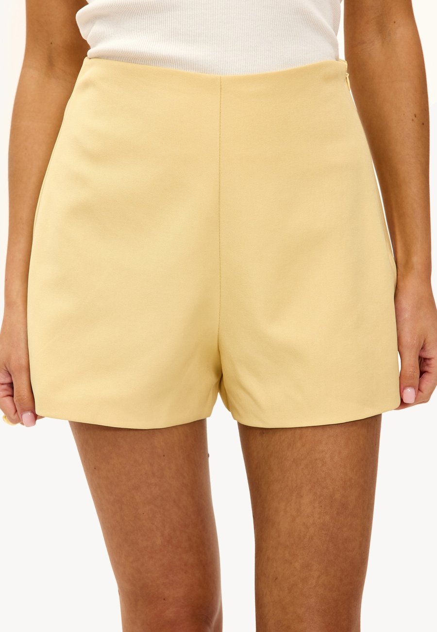 Шорты LOAVIES Shorts, Solid Yellow Light/Light Yellow
Шорты LOAVIES Shorts, Solid Yellow Light/Light Yellow