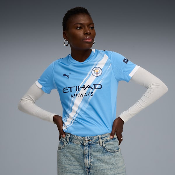 Женская футбольная майка Manchester City 25/26 Home Replica Puma, синий
Женская футбольная майка Manchester City 25/26 Home Replica Puma, синий