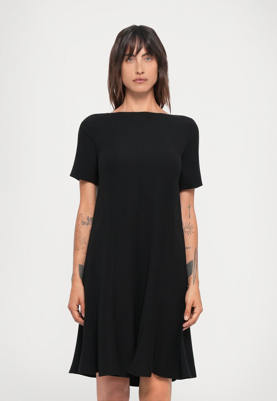 Платье Emporio Armani DRESS, Black
Платье Emporio Armani DRESS, Black