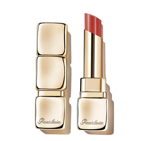 Сияющая финишная помада Kisskiss Shine Bloom Guerlain, цвет blossom kiss
Сияющая финишная помада Kisskiss Shine Bloom Guerlain, цвет blossom kiss