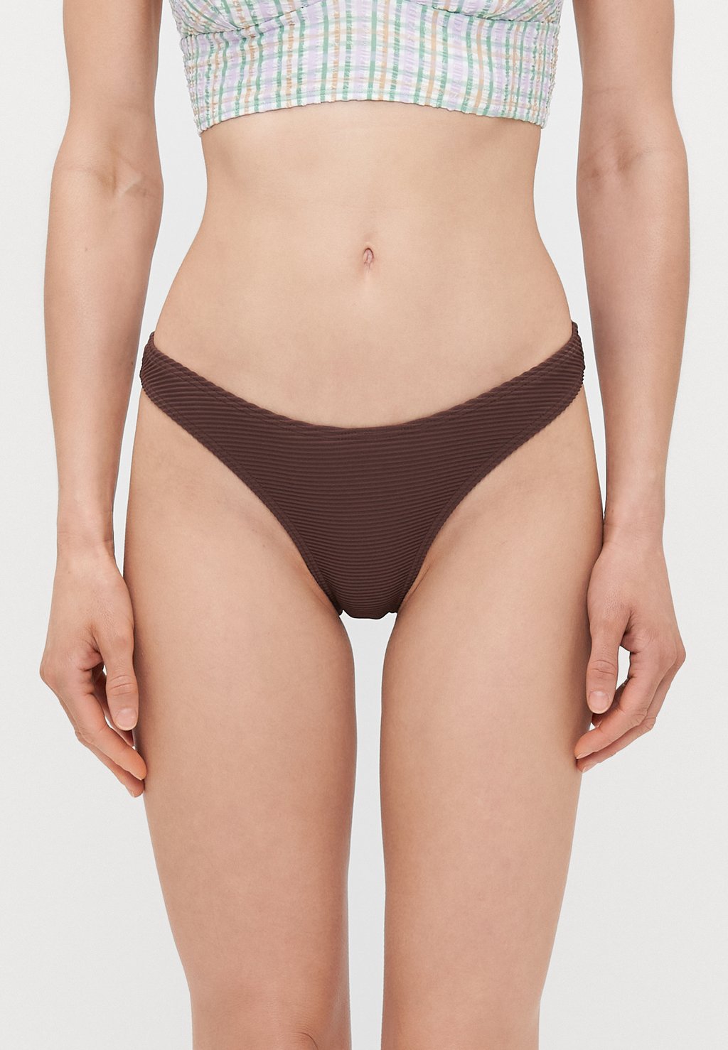 Плавки бикини TANLINES HIKE Billabong, темно-коричневый
Плавки бикини TANLINES HIKE Billabong, темно-коричневый