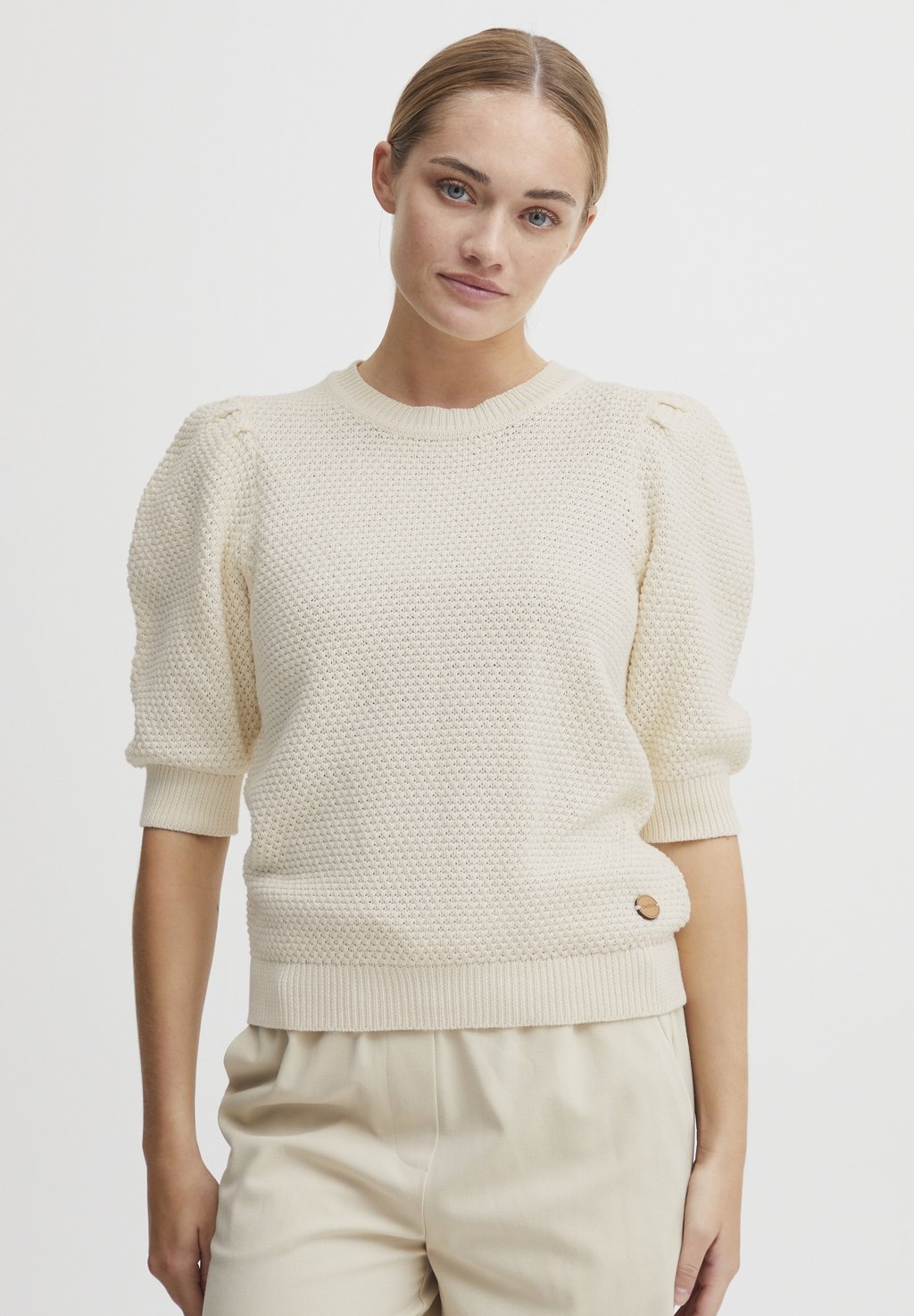 Джемпер OXMICHA Oxmo, бежевый
Джемпер OXMICHA Oxmo, бежевый