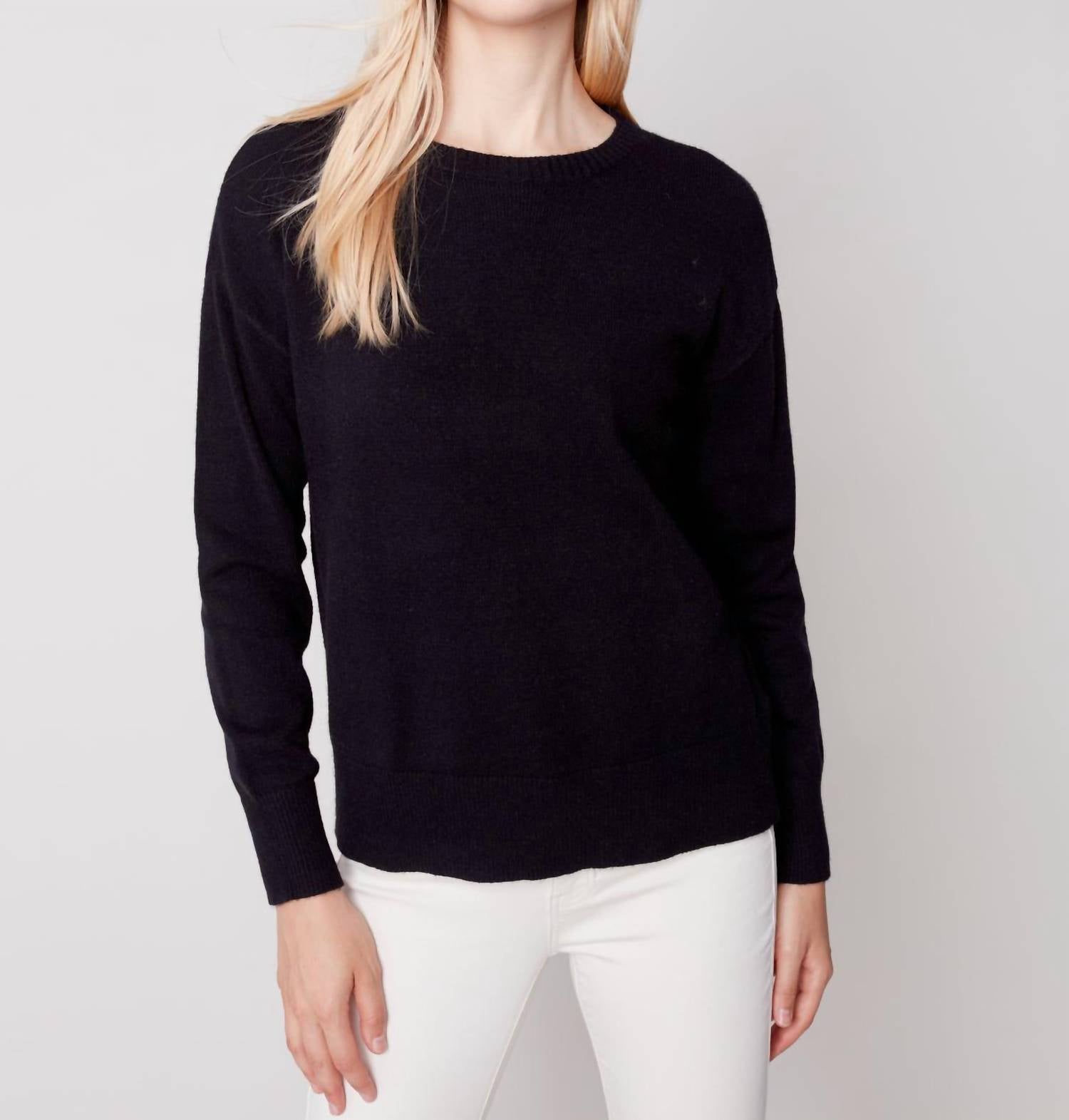 Свитер с вырезом на спине черный CHARLIE B
Свитер с вырезом на спине черный CHARLIE B