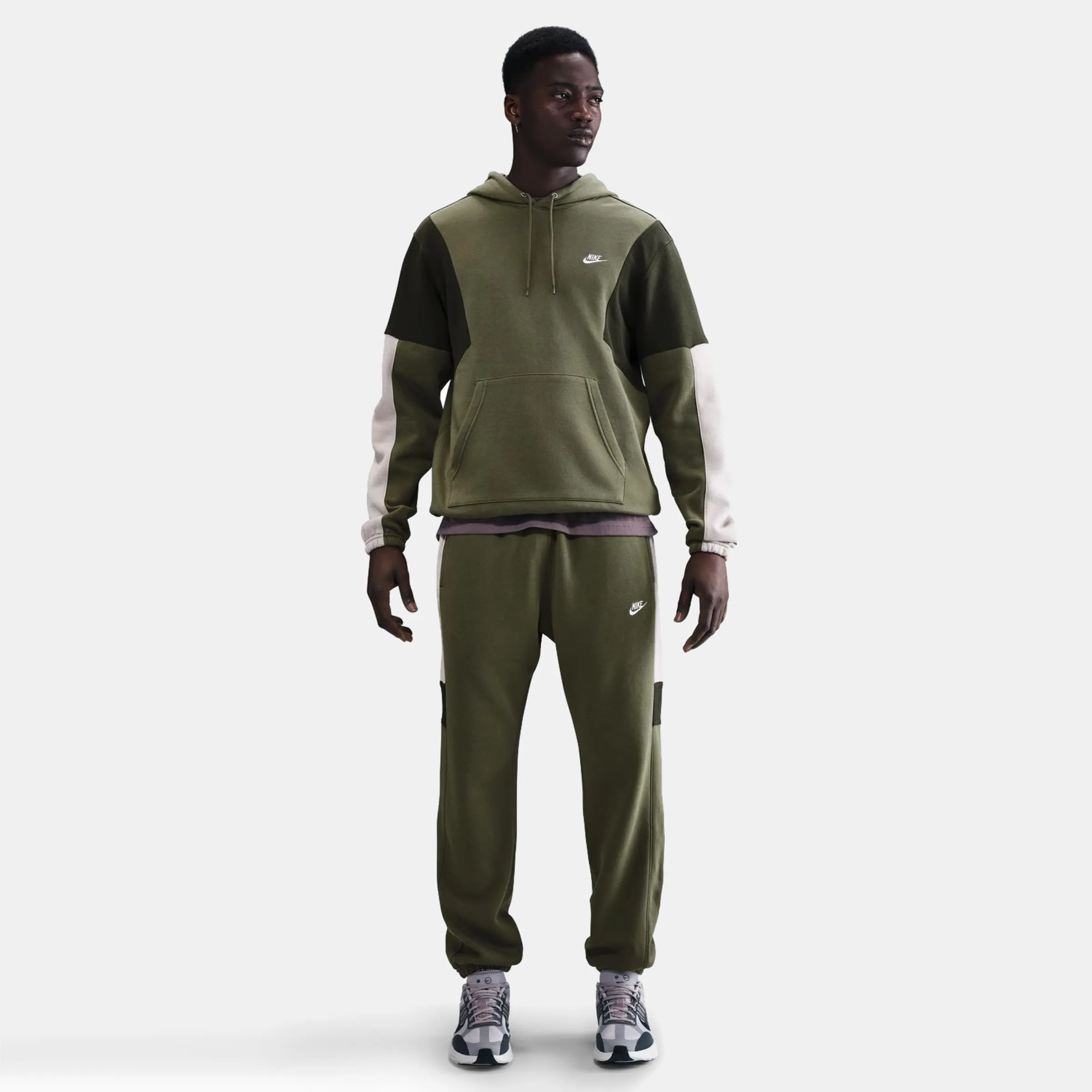 Мужской спортивный костюм Club Fleece Hded Track Gx Nike, оливковый зеленый
Мужской спортивный костюм Club Fleece Hded Track Gx Nike, оливковый зеленый