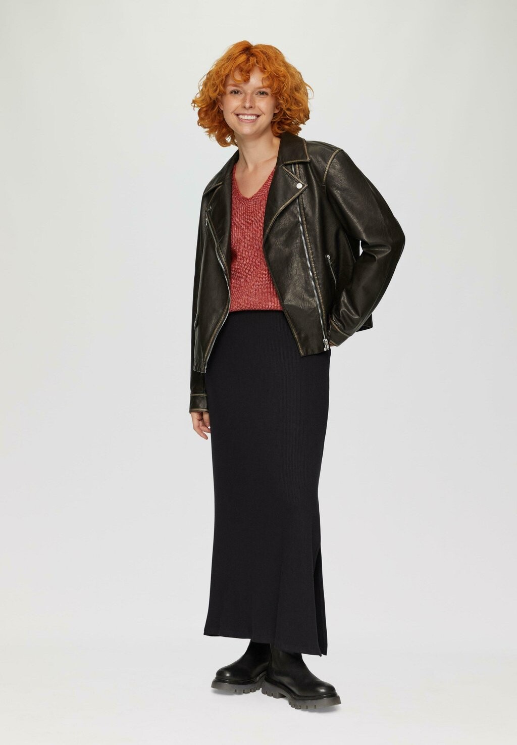 Джемпер MIT ÜBERSCHNITTENEN SCHULTERN IN MELANGE OPTIK QS, красный
Джемпер MIT ÜBERSCHNITTENEN SCHULTERN IN MELANGE OPTIK QS, красный