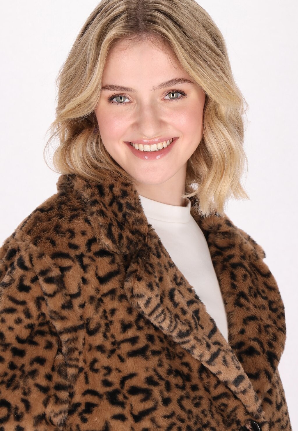 Зимнее пальто myMo, коричневый
Зимнее пальто myMo, коричневый