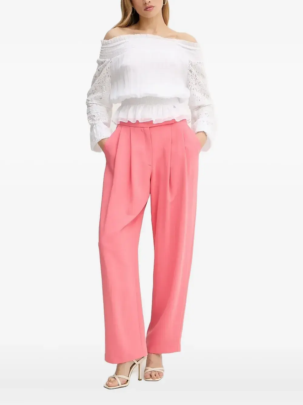 Топ с кружевной отделкой и сборками GUESS USA, белый
Топ с кружевной отделкой и сборками GUESS USA, белый