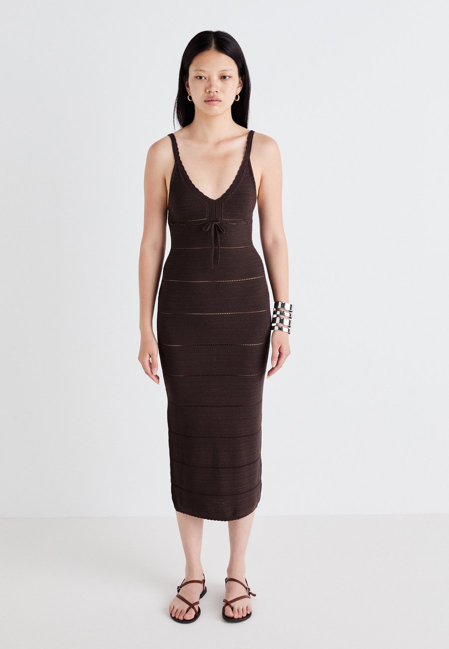 Платье Gina Tricot MIDI DRESS, Seal Brown/Brown
Платье Gina Tricot MIDI DRESS, Seal Brown/Brown