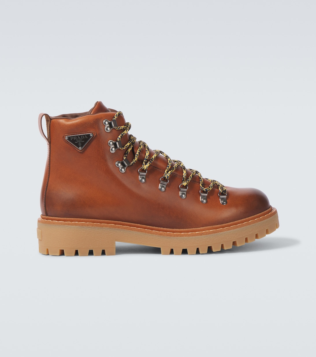 Кожаные ботинки Logo на шнуровке Prada, Cognac
Кожаные ботинки Logo на шнуровке Prada, Cognac