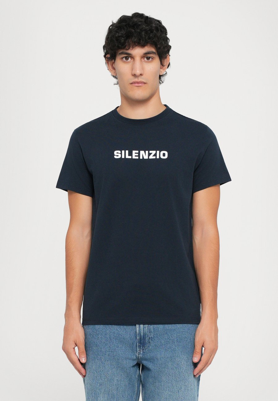 Футболка ASPESI SILENZIO, Navy/Dark Blue, Синий, Футболка ASPESI SILENZIO, Navy/Dark Blue
Футболка ASPESI SILENZIO, Navy/Dark Blue, Синий, Футболка ASPESI SILENZIO, Navy/Dark Blue