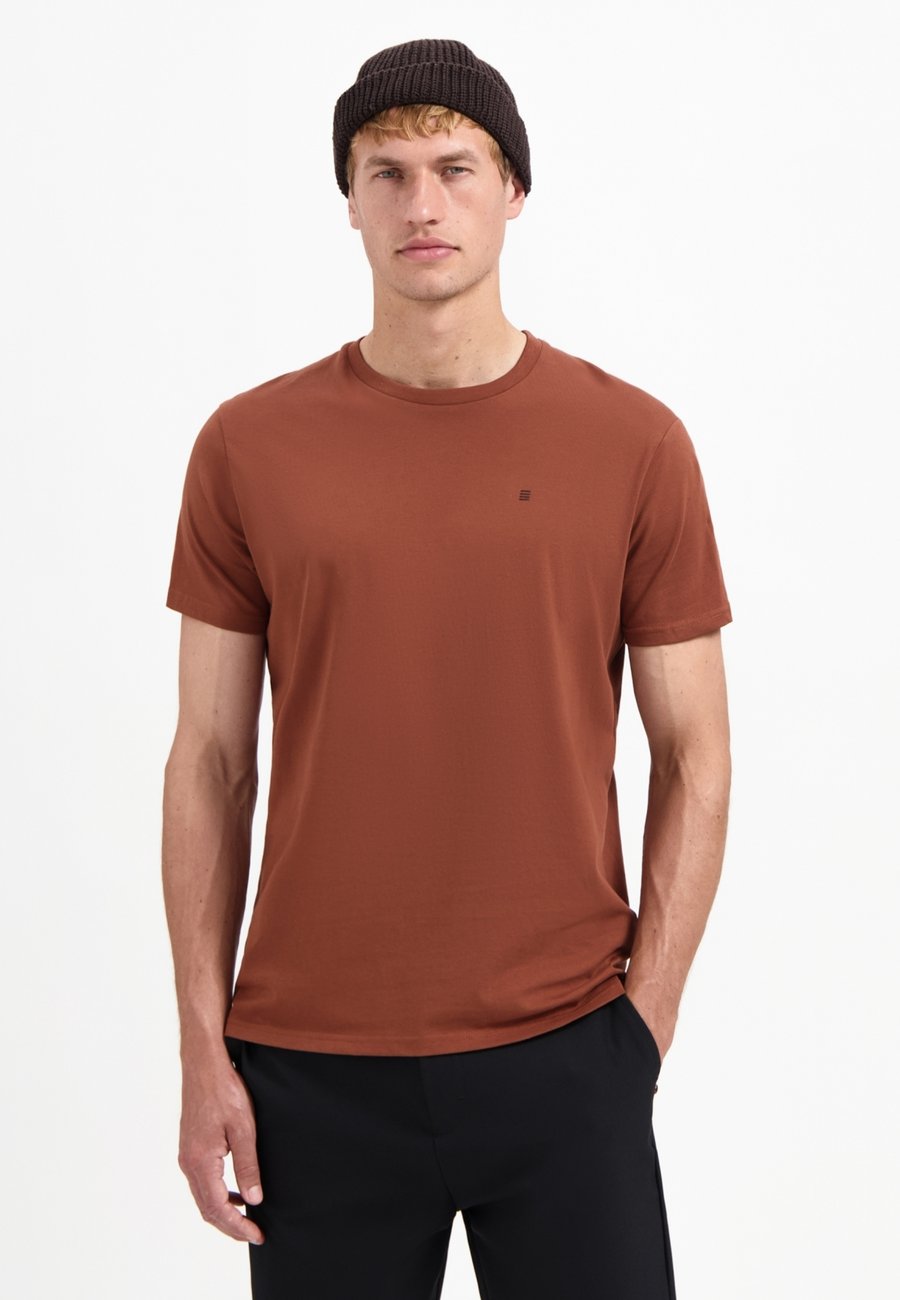 Футболка NO EXCESS CREWNECK, Terra/Mottled Brown, Коричневый, Футболка NO EXCESS CREWNECK, Terra/Mottled Brown
Футболка NO EXCESS CREWNECK, Terra/Mottled Brown, Коричневый, Футболка NO EXCESS CREWNECK, Terra/Mottled Brown