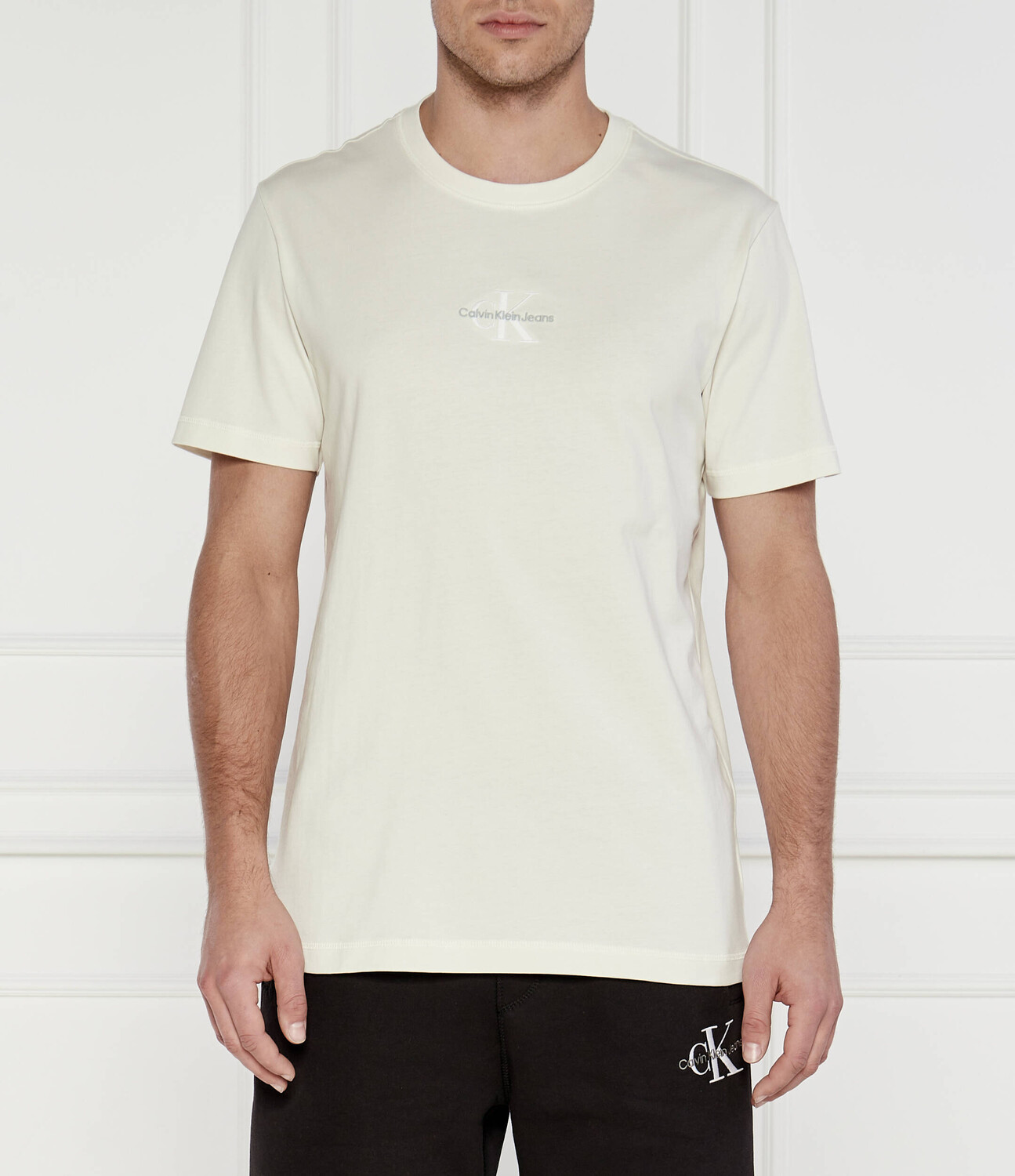 Футболка CALVIN KLEIN JEANS Regular Fit, экрю
Футболка CALVIN KLEIN JEANS Regular Fit, экрю