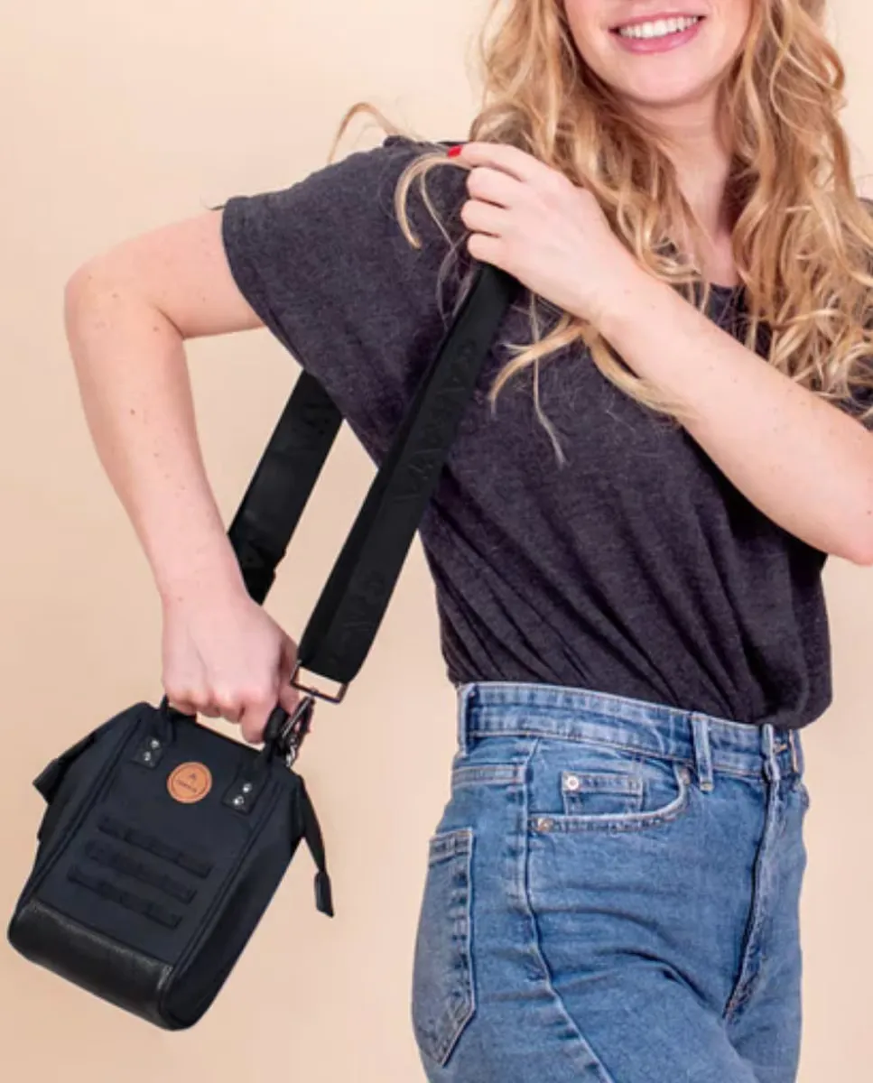 Маленькая унисекс сумка Nano Essentials Berlin Цвет черный и водоотталкивающий Cabaia, черный 
Маленькая унисекс сумка Nano Essentials Berlin Цвет черный и водоотталкивающий Cabaia, черный