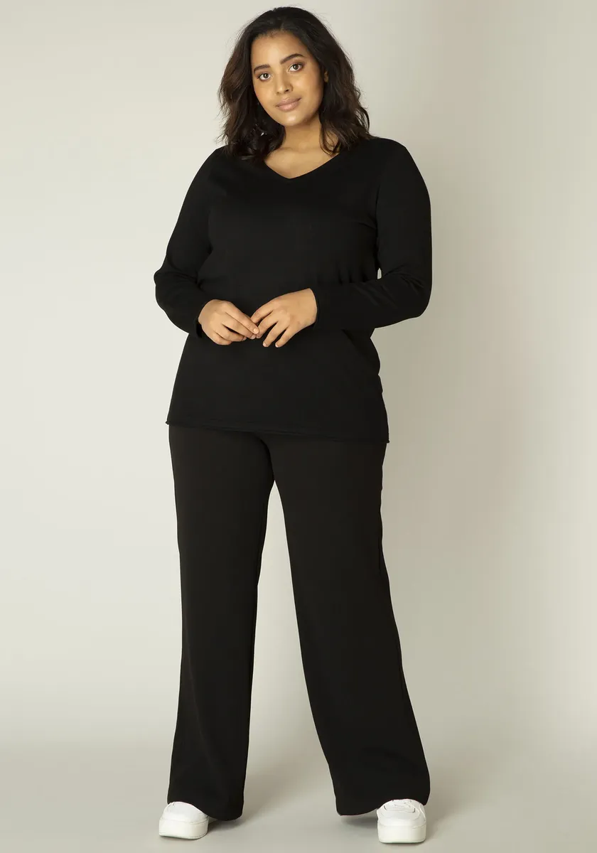 Свитер с V-образным вырезом Base Level "Anine", мягкий свитер стабильного размера Base Level Curvy, черный
Свитер с V-образным вырезом Base Level "Anine", мягкий свитер стабильного размера Base Level Curvy, черный