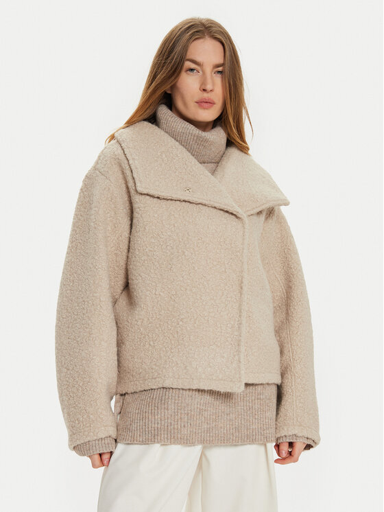 Демисезонная куртка oversize 22613 Gina Tricot, бежевый
Демисезонная куртка oversize 22613 Gina Tricot, бежевый