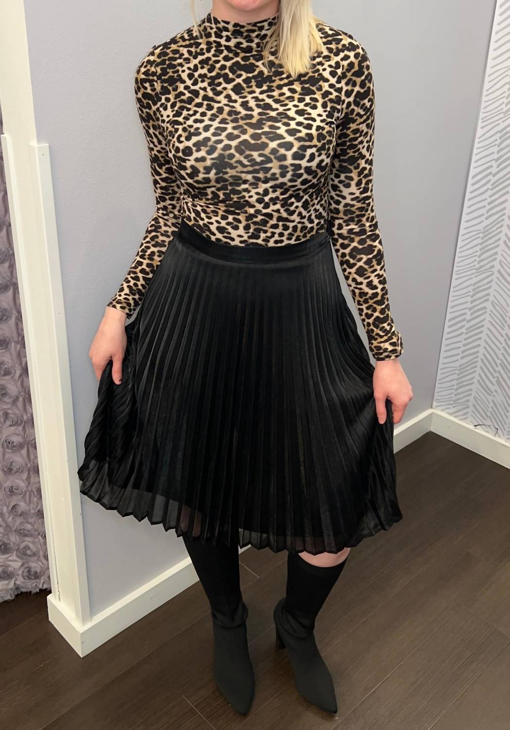 Роскошная плиссированная юбка цвета «полночь» GILLI, цвет midnight
Роскошная плиссированная юбка цвета «полночь» GILLI, цвет midnight