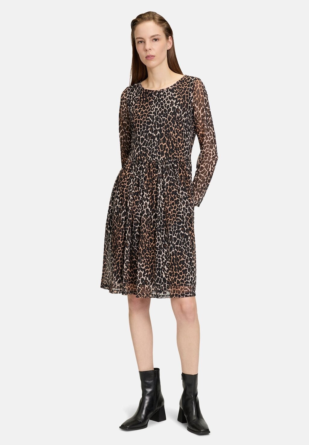 Дневное платье À ENCOLURE RONDE Vera Mont, коричневый
Дневное платье À ENCOLURE RONDE Vera Mont, коричневый