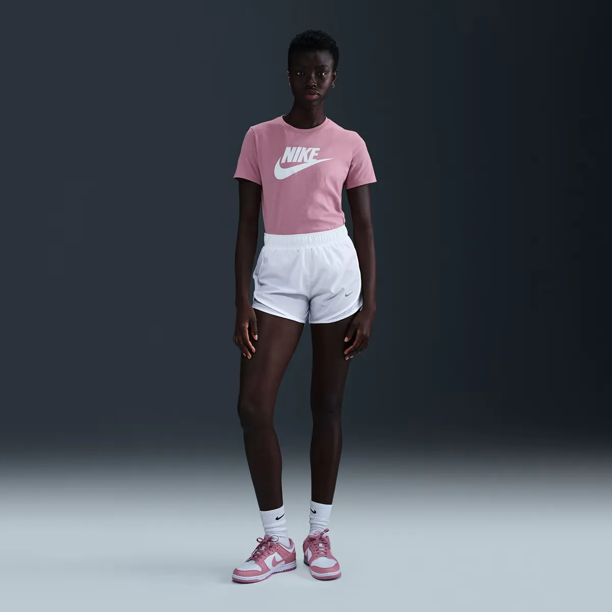 Женская футболка Nike Sportswear Essentials, розовый
Женская футболка Nike Sportswear Essentials, розовый