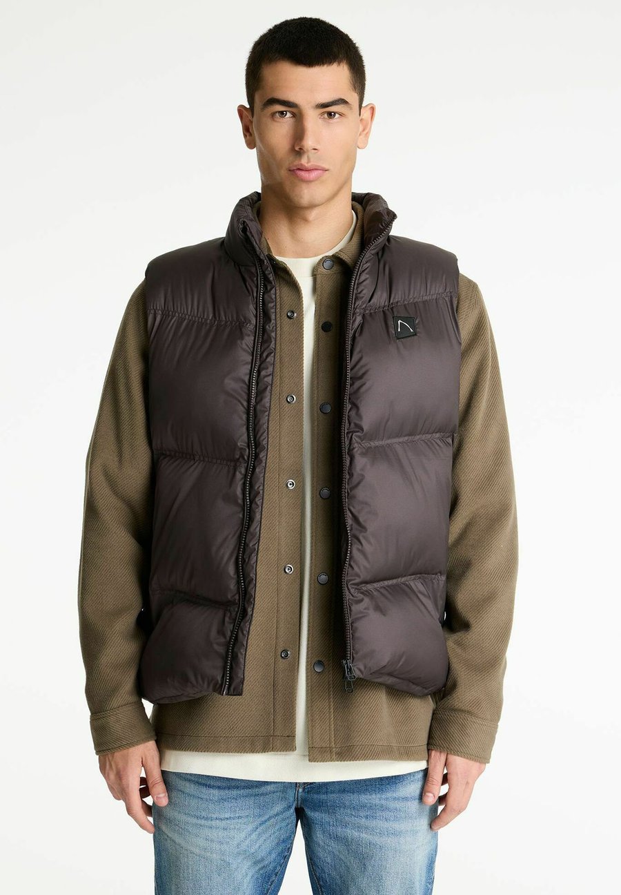 Куртка CHASIN' GILET NOVA BURST, Dark Brown
Куртка CHASIN' GILET NOVA BURST, Dark Brown