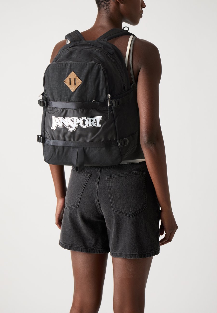 Рюкзак JanSport SMALL SEATTLE PACK UNISEX, Black
Рюкзак JanSport SMALL SEATTLE PACK UNISEX, Black