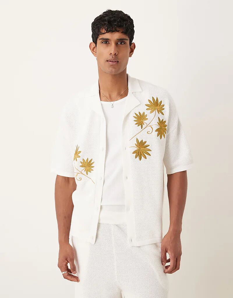 Свободная трикотажная рубашка с вышивкой на пуговицах от ASOS DESIGN в цвете «кремовый»
Свободная трикотажная рубашка с вышивкой на пуговицах от ASOS DESIGN в цвете «кремовый»