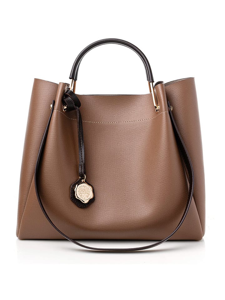 Vince Camuto Сумка "Сицилия" коричневого цвета - (Ш)32 x (В)28 x (Г)14 см
Vince Camuto Сумка "Сицилия" коричневого цвета - (Ш)32 x (В)28 x (Г)14 см