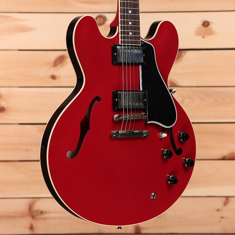 Электрогитара Gibson PSL 1959 ES-335 Ultra Light Aged - Cardinal Red/Black - A930383 - PLEK'd
Электрогитара Gibson PSL 1959 ES-335 Ultra Light Aged - Cardinal Red/Black - A930383 - PLEK'd