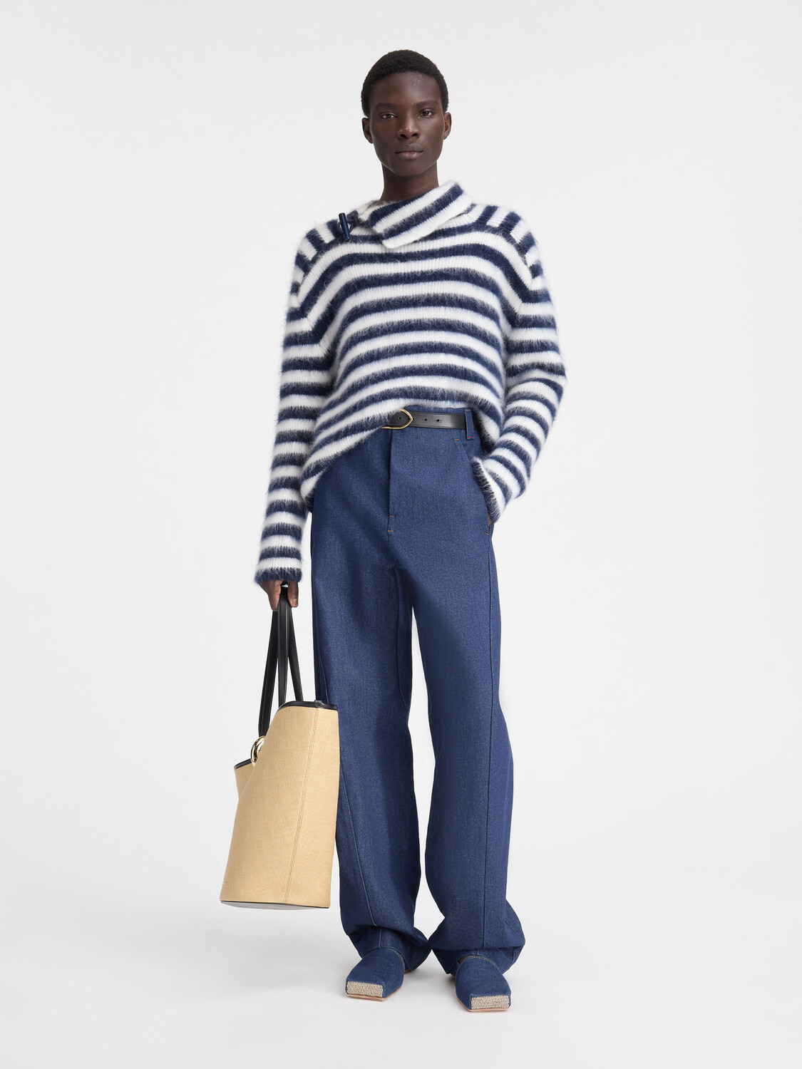 Полосатый мохеровый джемпер JACQUEMUS The Marina sweater, цвет Multi-Navy
Полосатый мохеровый джемпер JACQUEMUS The Marina sweater, цвет Multi-Navy