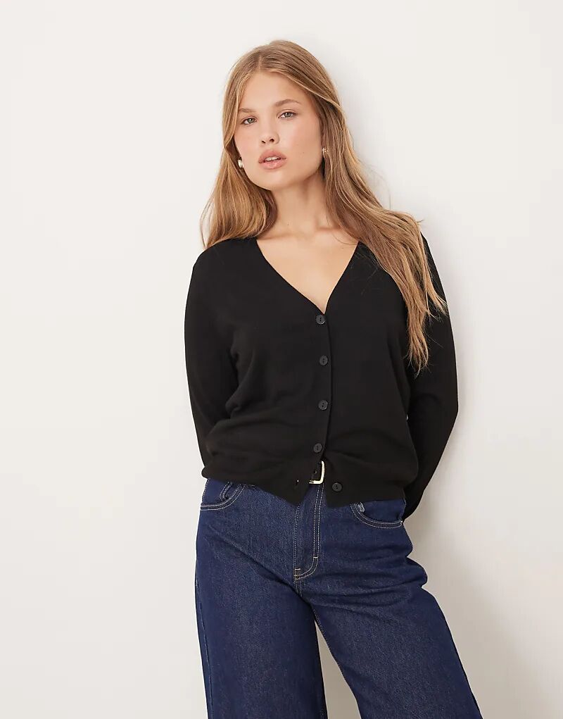 Кардиган Mango с V-образным вырезом черного цвета
Кардиган Mango с V-образным вырезом черного цвета