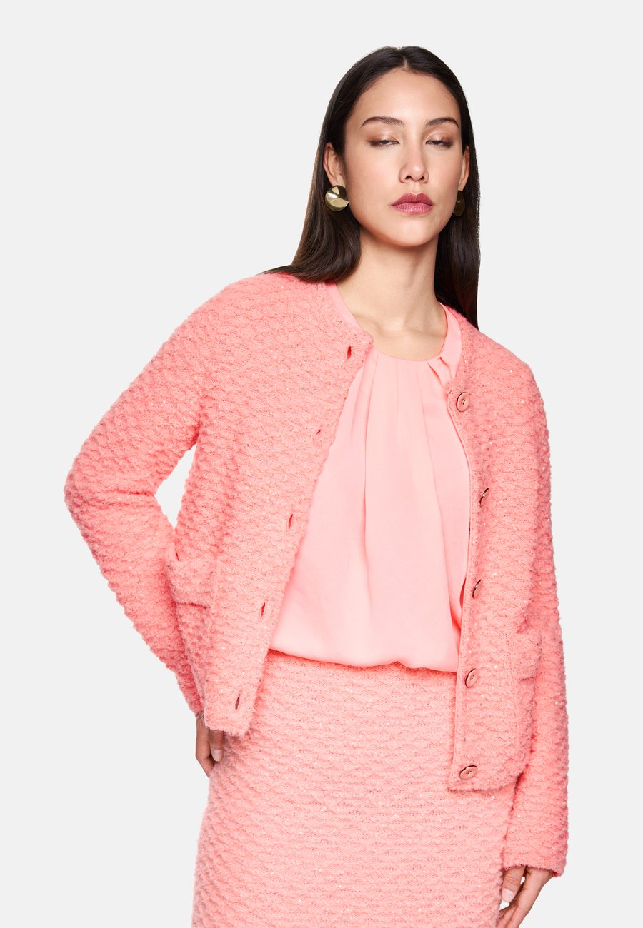 Кардиган Marc Cain Cardigan, Peaches N`Cream/Coral
Кардиган Marc Cain Cardigan, Peaches N`Cream/Coral