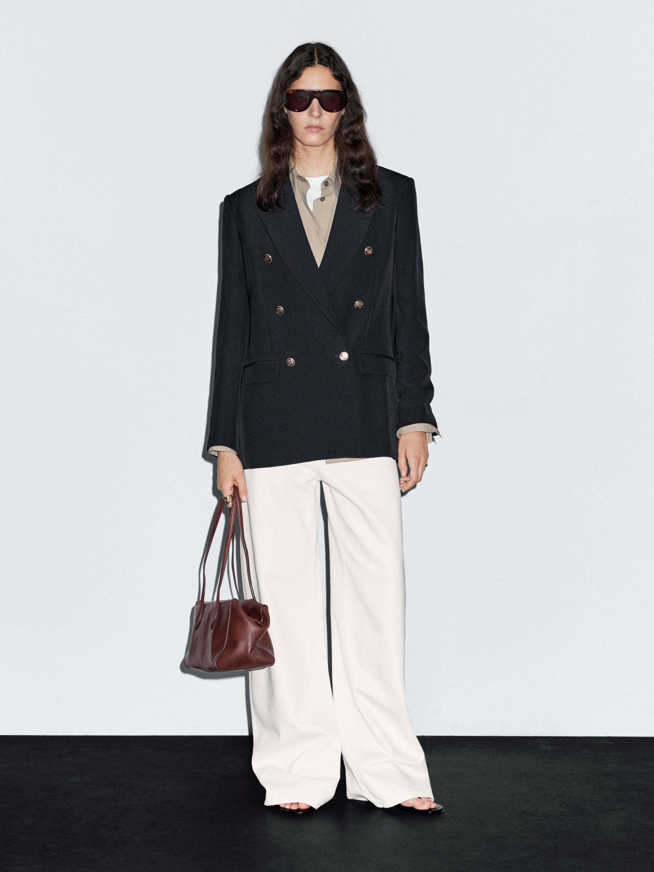 Пиджак из смесовой шерсти с золотыми пуговицами Massimo Dutti, темно-синий
Пиджак из смесовой шерсти с золотыми пуговицами Massimo Dutti, темно-синий