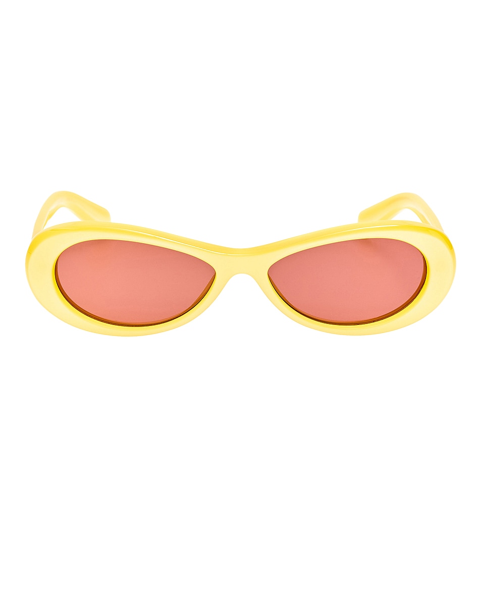 Солнечные очки Nuvola Jacquemus, Banana, Silver, & Burgundy
Солнечные очки Nuvola Jacquemus, Banana, Silver, & Burgundy