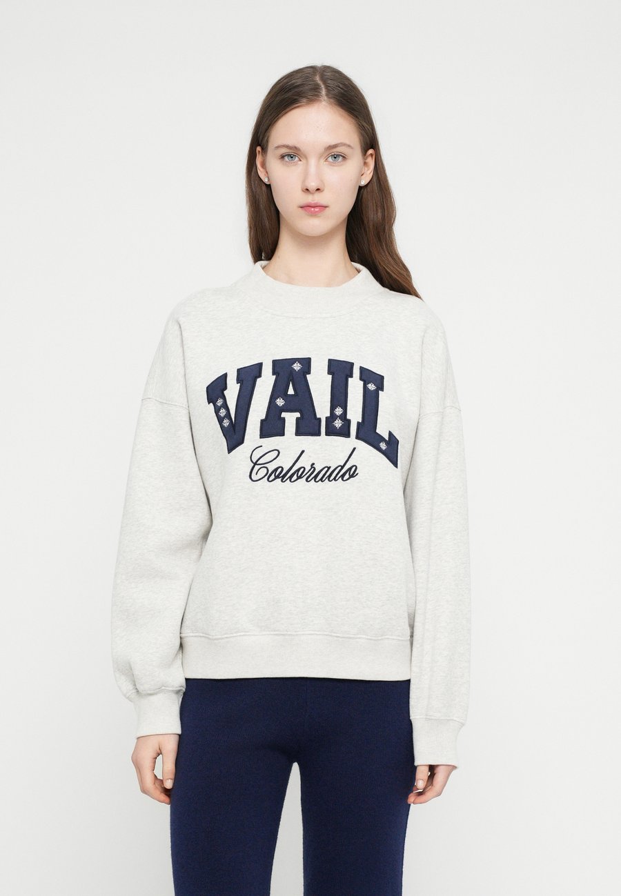 Толстовка Abercrombie & Fitch SKI RESORTS SUNDAY MOCKNECK , Grey, Серый, Толстовка Abercrombie & Fitch SKI RESORTS SUNDAY MOCKNECK , Grey
Толстовка Abercrombie & Fitch SKI RESORTS SUNDAY MOCKNECK , Grey, Серый, Толстовка Abercrombie & Fitch SKI RESORTS SUNDAY MOCKNECK , Grey