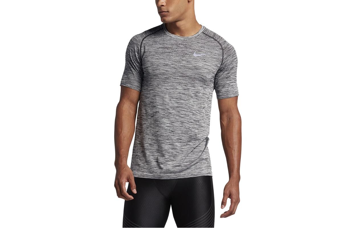 Футболка мужская светоотражающая серебристая Nike, цвет Reflective silver
Футболка мужская светоотражающая серебристая Nike, цвет Reflective silver