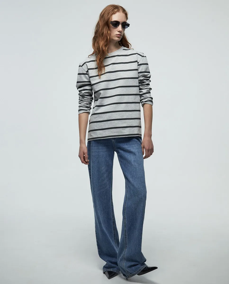 Базовый свитер Sfera, светло-серый
Базовый свитер Sfera, светло-серый