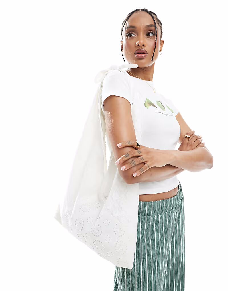 Сумка-шоппер Pull&Bear с вышитым завязочным элементом белого цвета, Белый, Сумка-шоппер Pull&Bear с вышитым завязочным элементом белого цвета
Сумка-шоппер Pull&Bear с вышитым завязочным элементом белого цвета, Белый, Сумка-шоппер Pull&Bear с вышитым завязочным элементом белого цвета