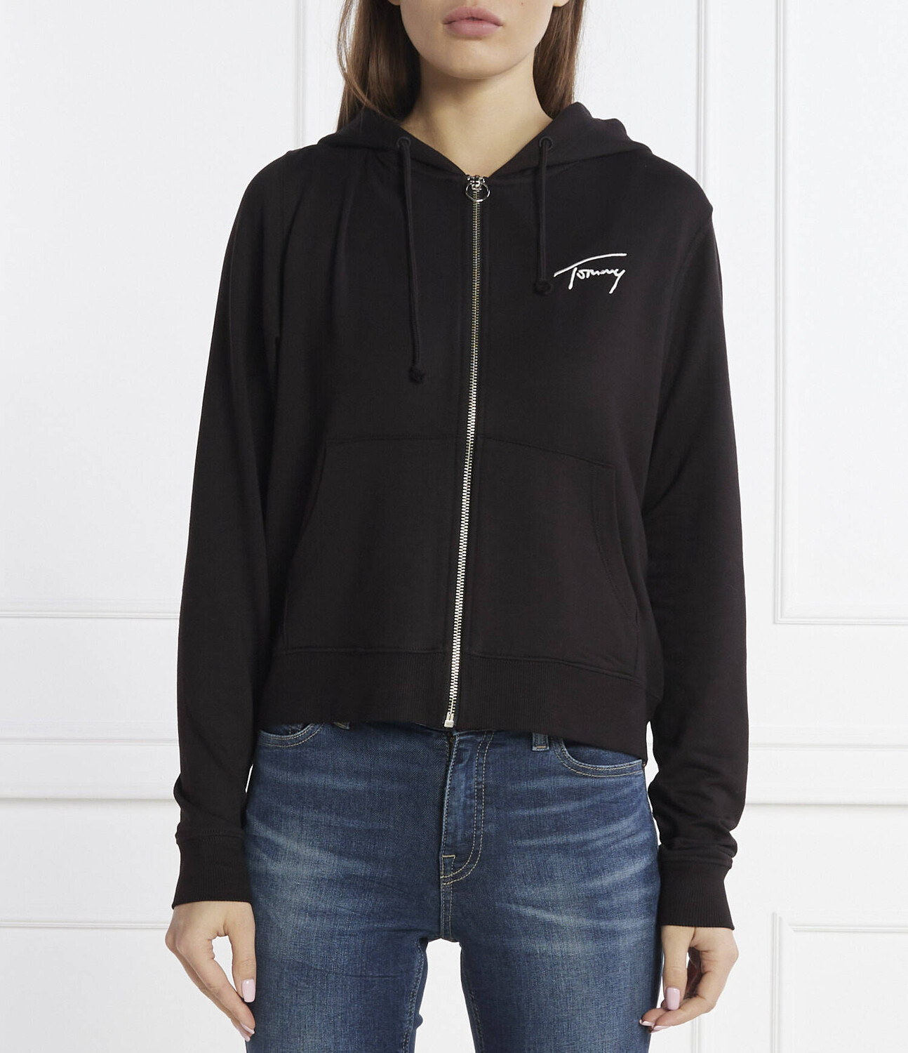 Толстовка Tommy Jeans SIGNATURE Regular Fit, черный
Толстовка Tommy Jeans SIGNATURE Regular Fit, черный