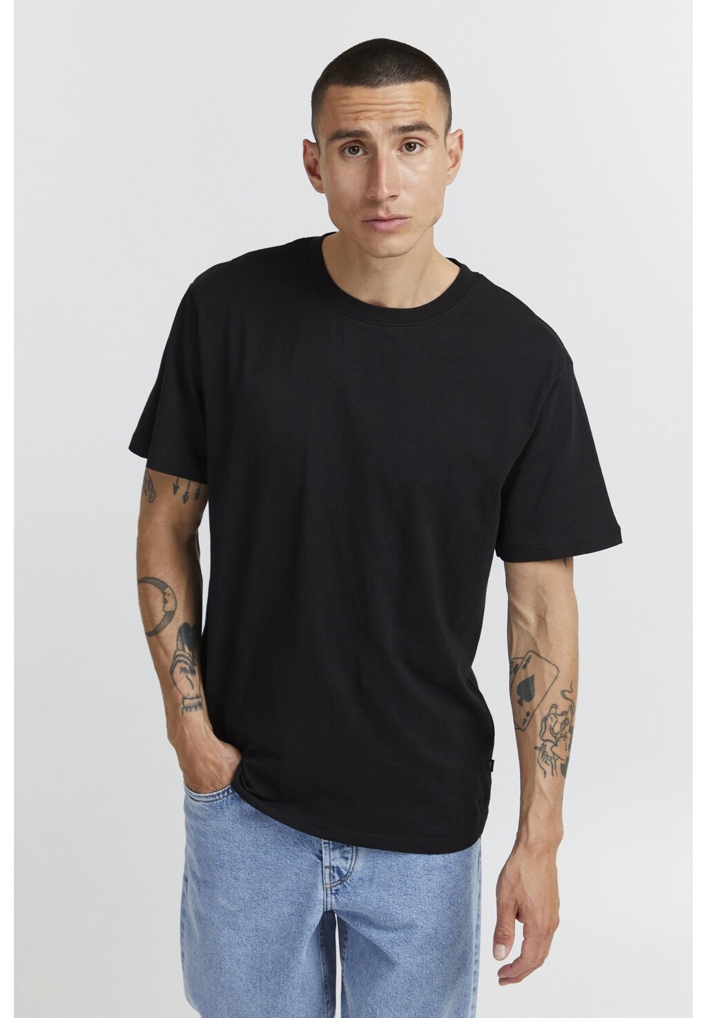 Футболка базовая CADEL Solid, цвет true black
Футболка базовая CADEL Solid, цвет true black