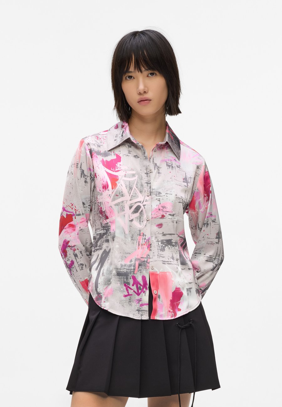 Блуза Karl Lagerfeld Jeans Button-down blouse, Painters Print Pink All Over Print/Pink
Блуза Karl Lagerfeld Jeans Button-down blouse, Painters Print Pink All Over Print/Pink