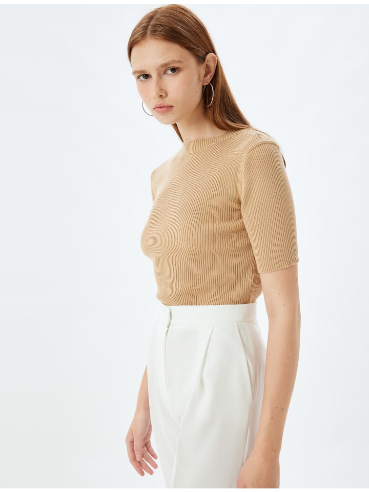 KOTON Свитер из верблюжьих перьев
KOTON Свитер из верблюжьих перьев