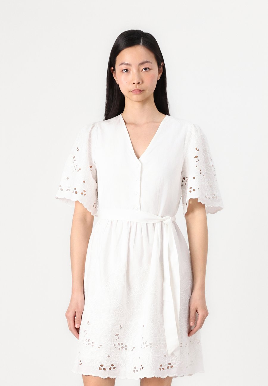 Платье Selected Femme DAHLIA SHORT BRODERI, Bright White/White
Платье Selected Femme DAHLIA SHORT BRODERI, Bright White/White