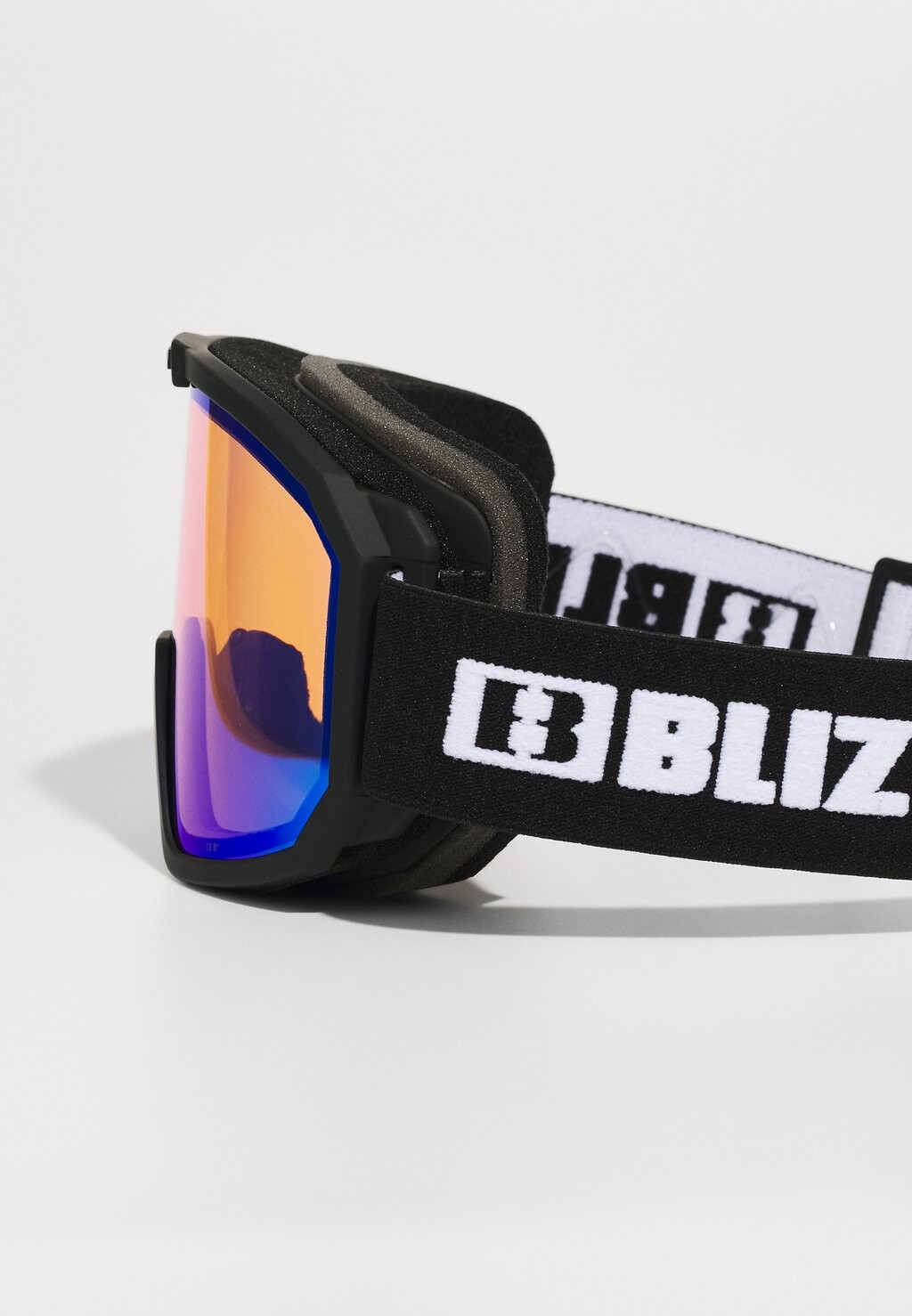 Горнолыжные очки RAVE UNISEX BLIZ, черный
Горнолыжные очки RAVE UNISEX BLIZ, черный