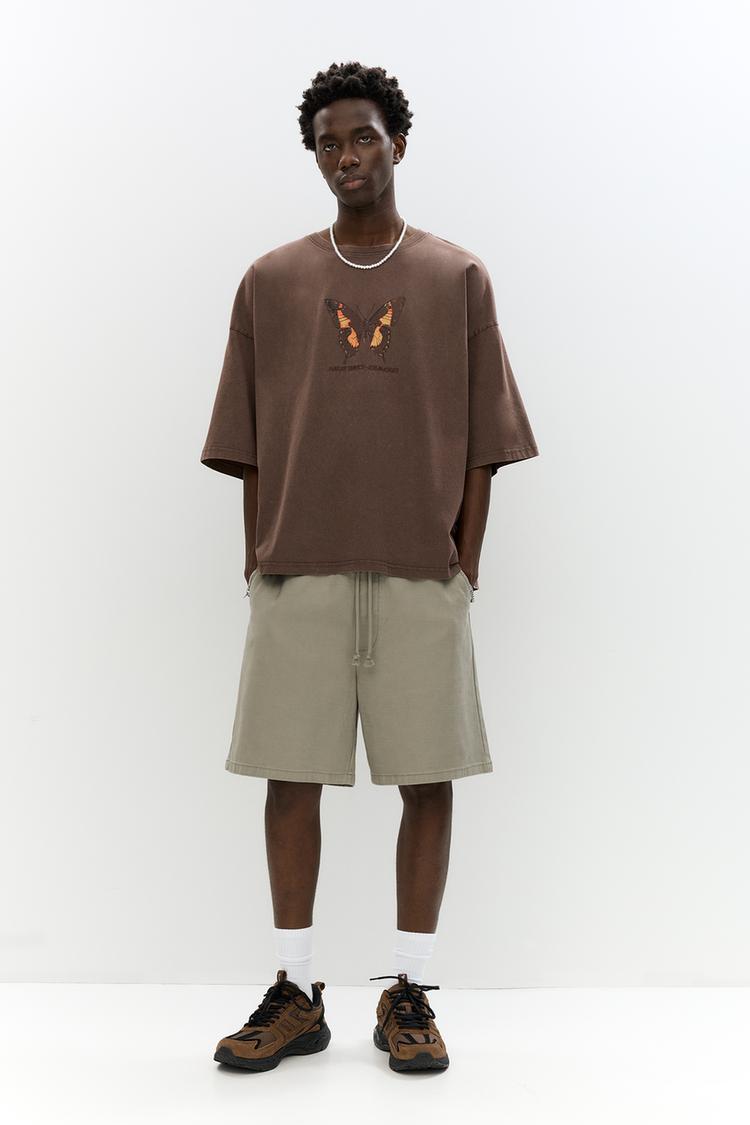 Базовые шорты-бермуды с завязками Pull And Bear, хаки
Базовые шорты-бермуды с завязками Pull And Bear, хаки